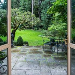 1044651-BRlowerDoors