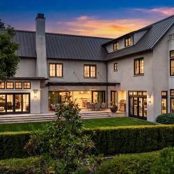 3825EastHighlandDrive-02-web