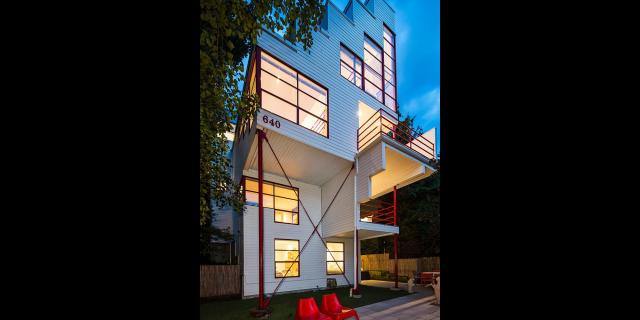 The Zig Zag House